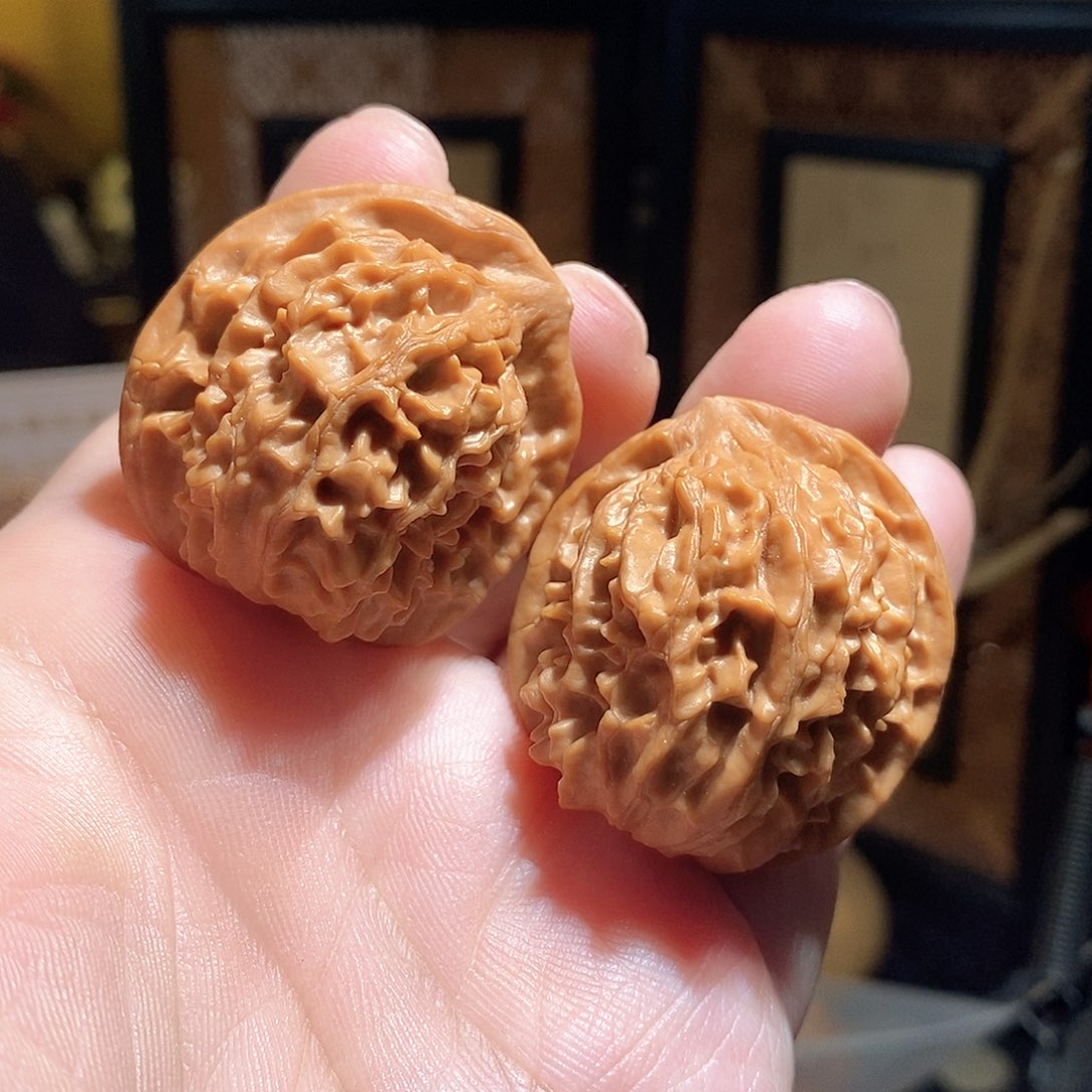 文玩核桃把件玲珑狮子头半壁全品37