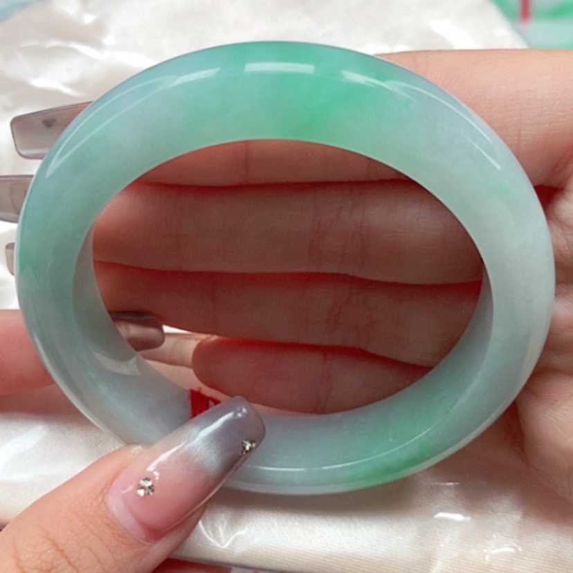 【闪购商品】翡翠手镯未镶嵌55圈