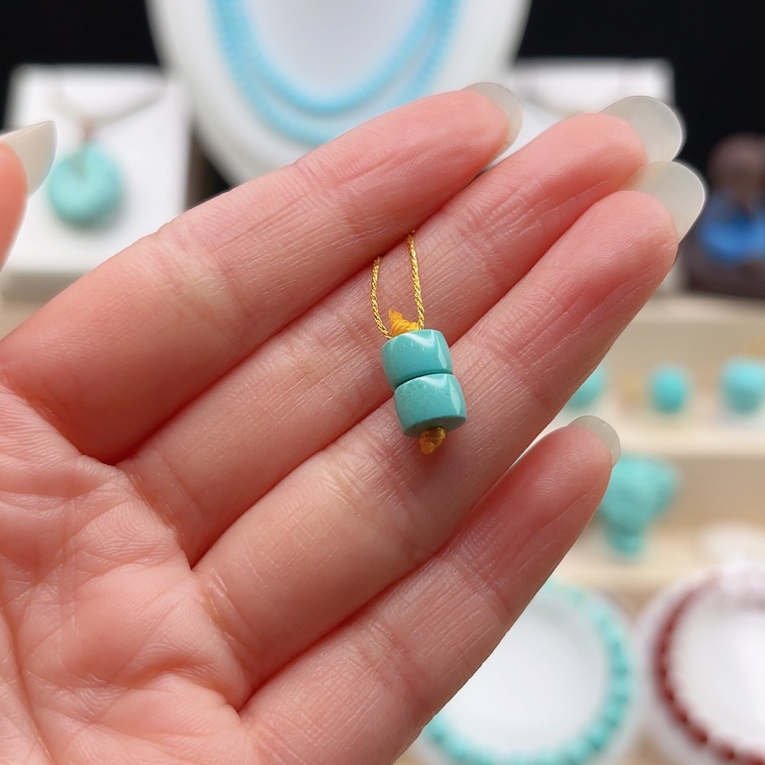 绿松石配饰未镶嵌