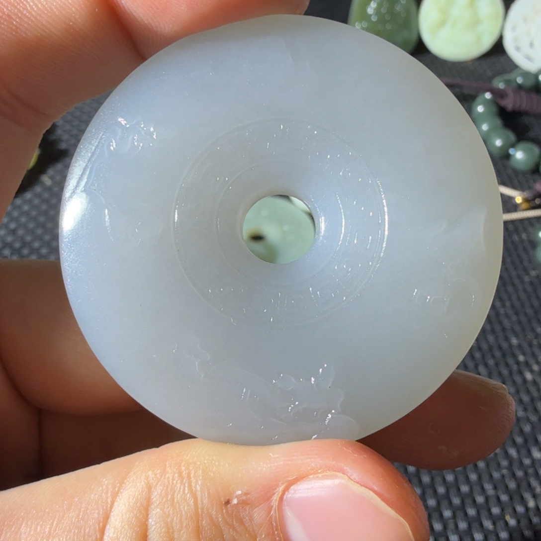 用***9和田玉未镶嵌颈饰