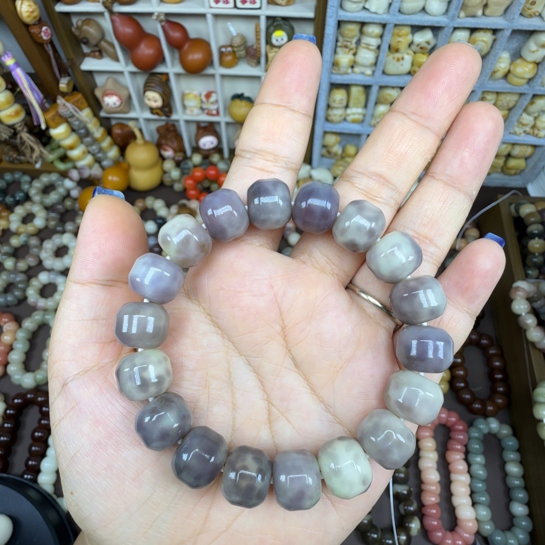 L***f吊坠菩提根/象牙果