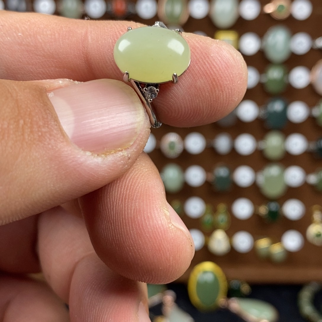 和田玉（青白玉）戒指合金