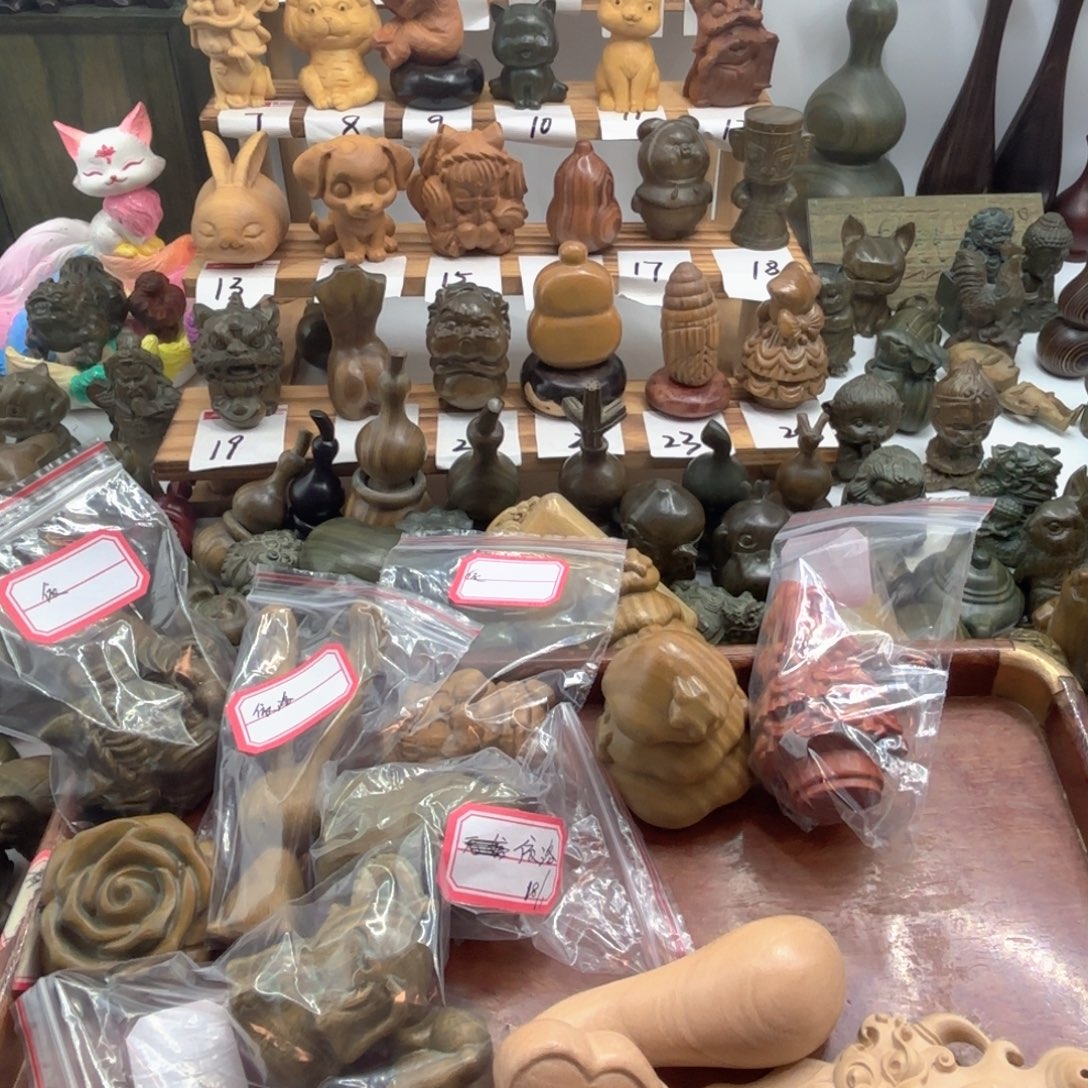 依***洛木绿檀木各种手把摆件