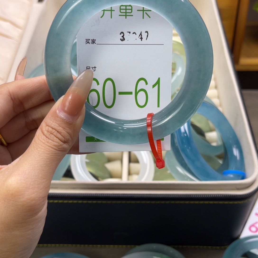 石英岩玉手镯未镶嵌
