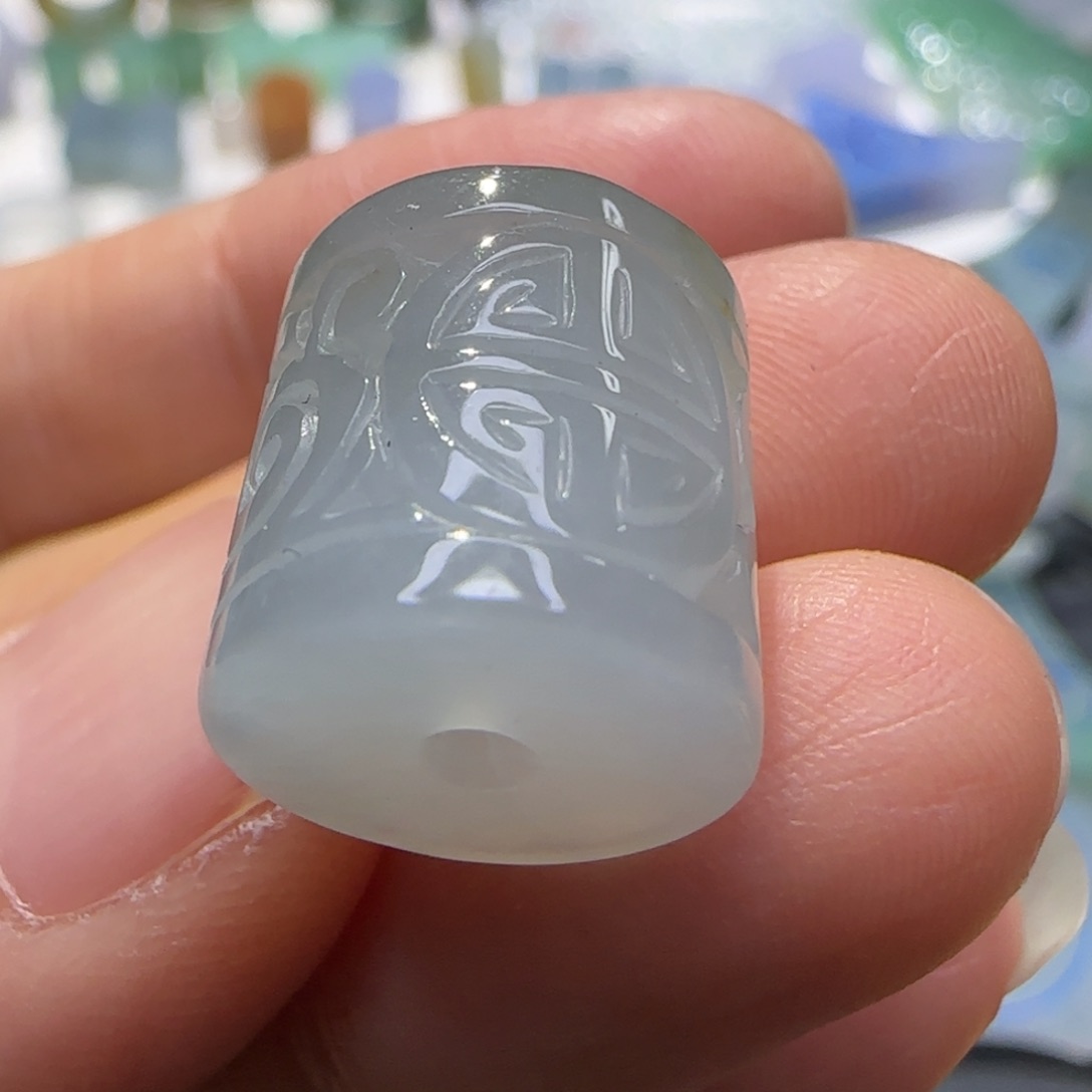 翡翠未镶嵌颈饰定制