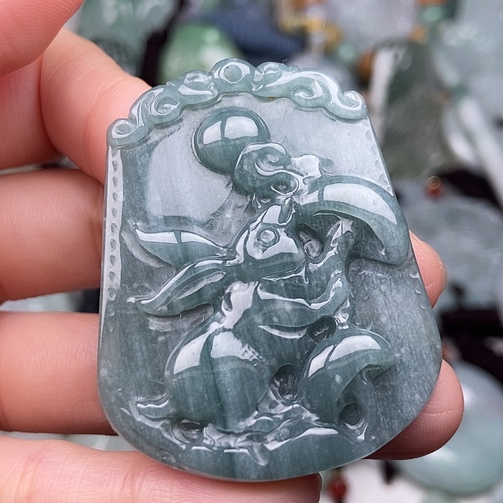 翡翠未镶嵌颈饰翡翠