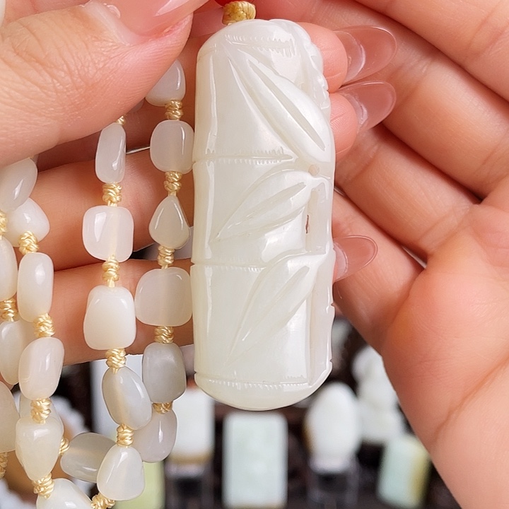 和田玉未镶嵌颈饰定制发货