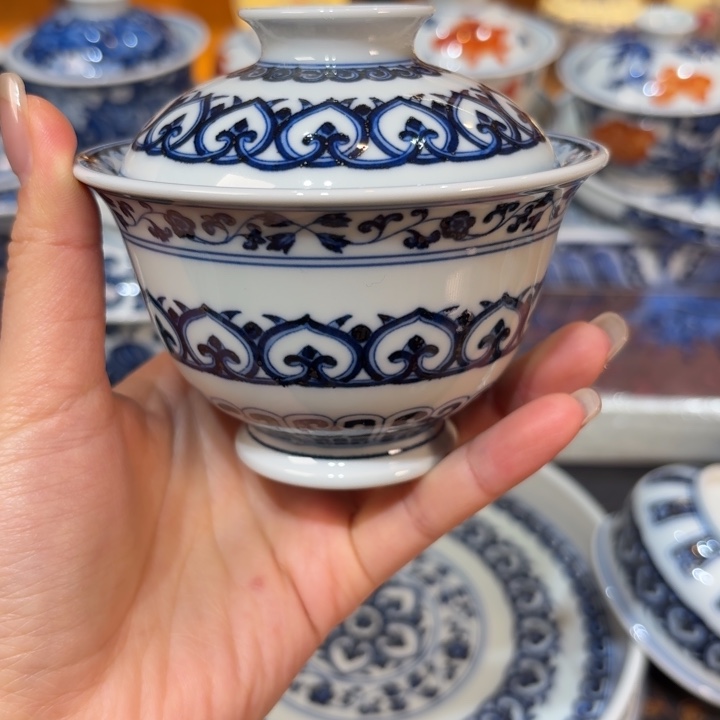 盖碗………………………………………………杯子