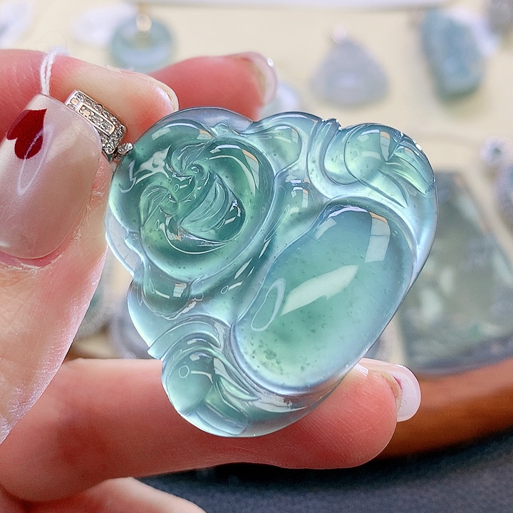 翡翠颈饰未镶嵌翡翠