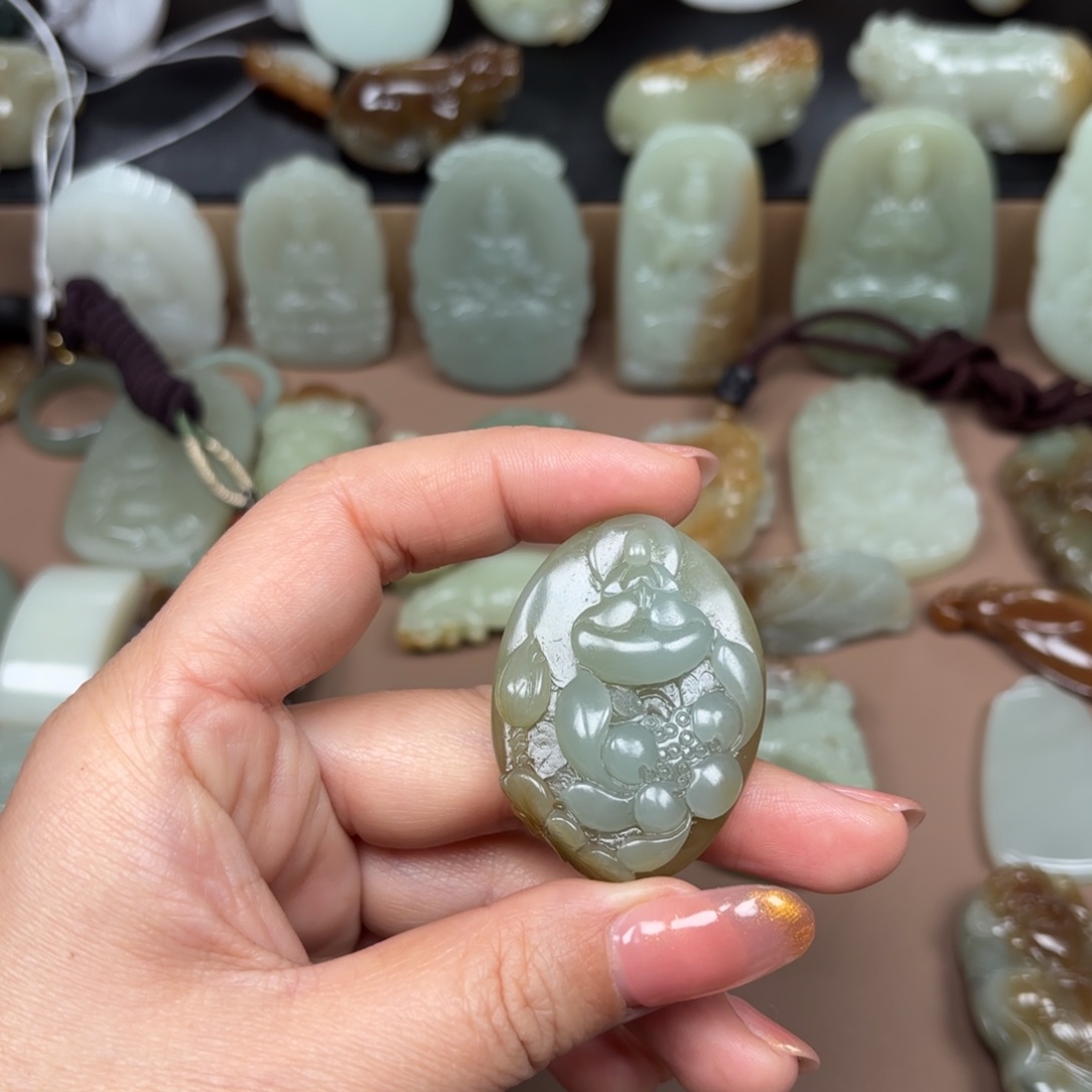 和田玉颈饰未镶嵌