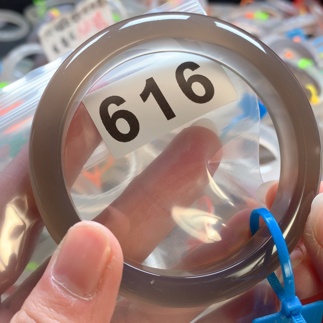 玛瑙/玉髓手镯未镶嵌吹****?