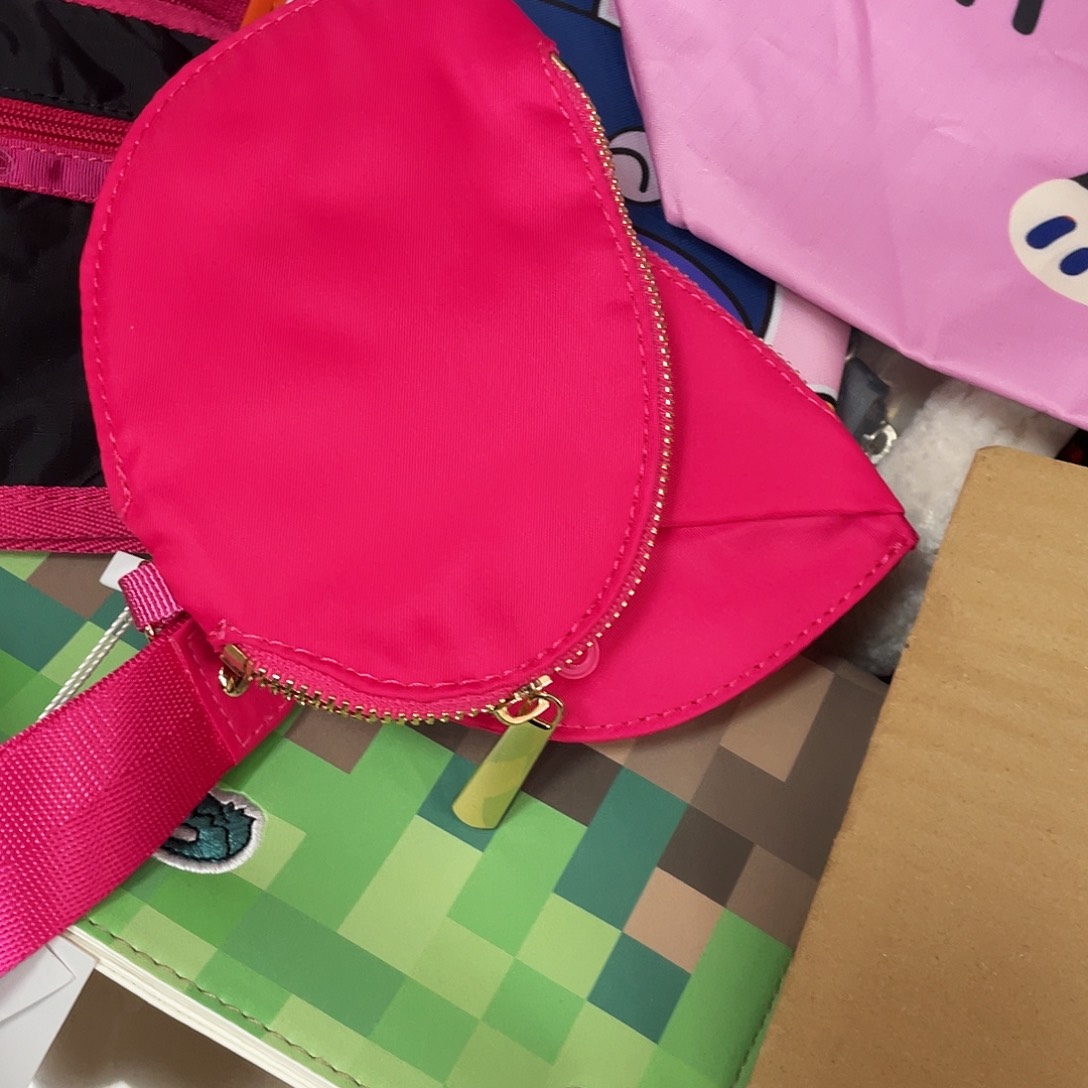 吃***果化妆包等各种产品