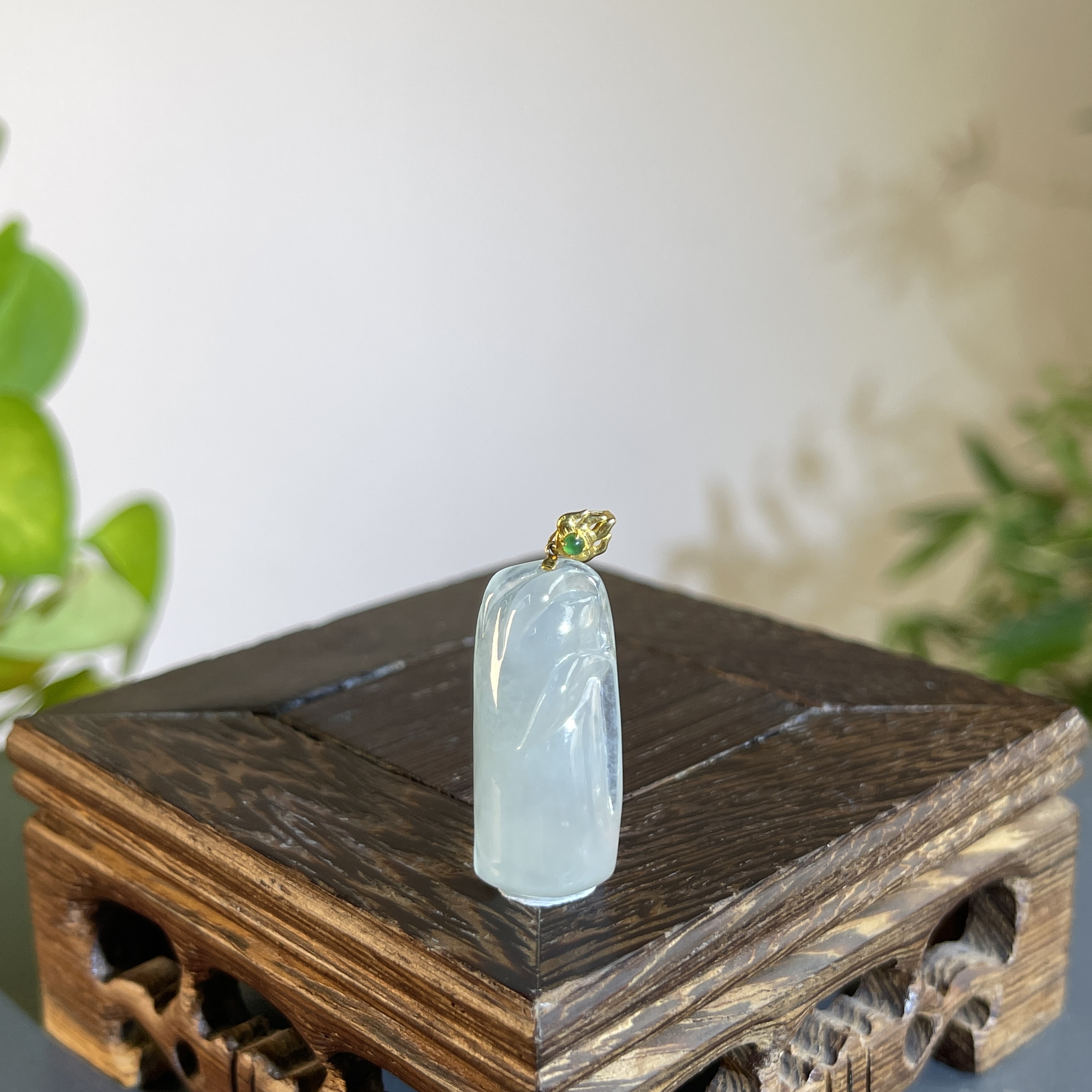 JCB13-43   天然缅甸A货翡翠   18K金扣特色件