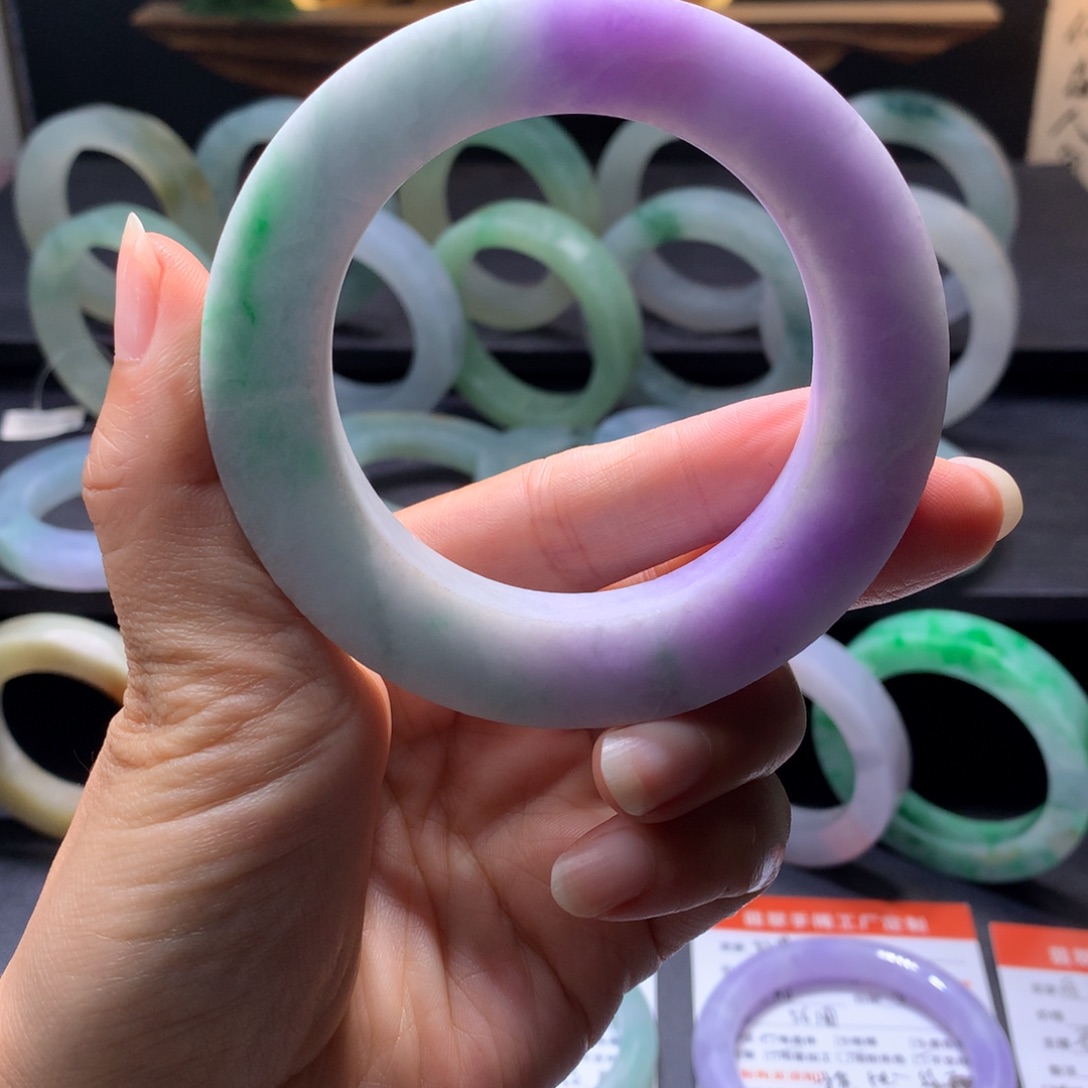 定制翡翠未镶嵌翡翠手镯