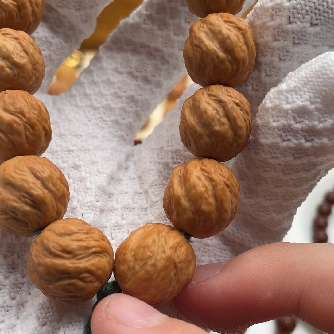 向***6猴头核桃吊坠魔丸微瑕