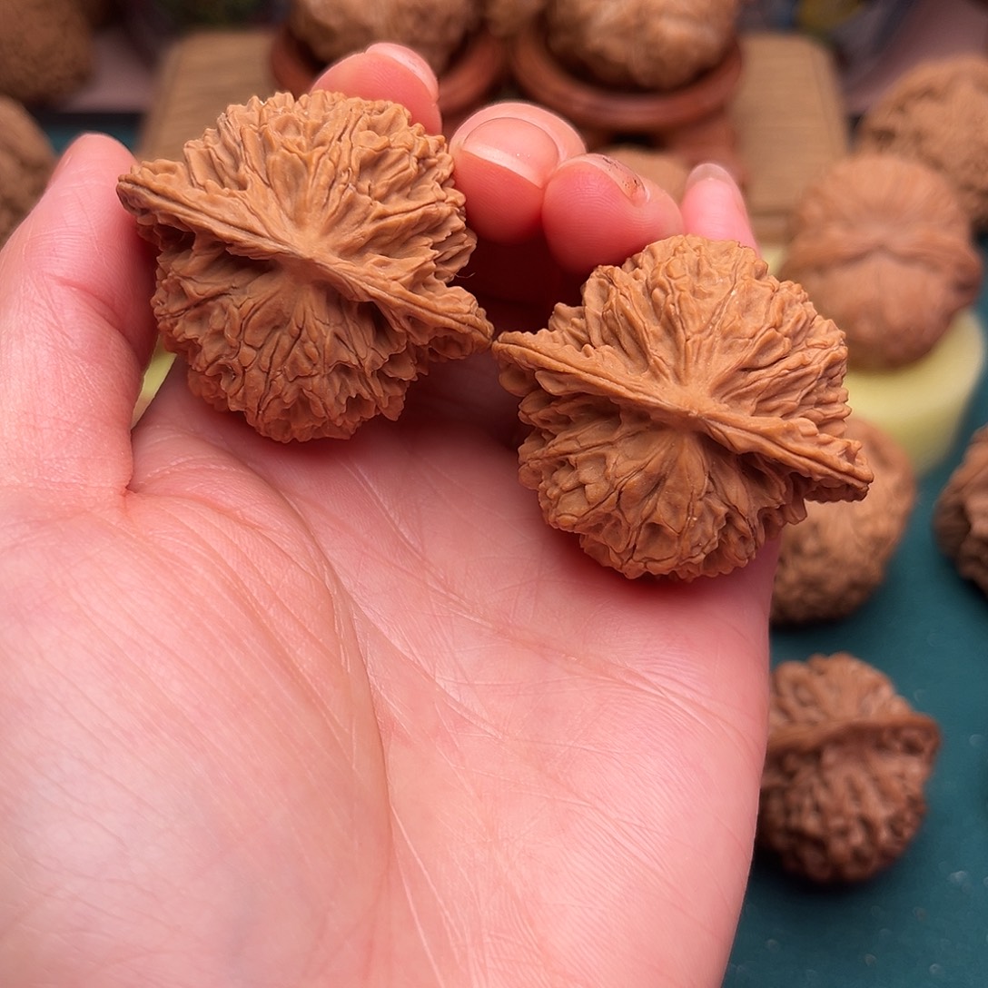 把件文玩核桃盘龙纹