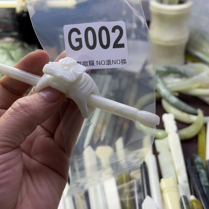 蛇纹石玉发饰合金小*妮