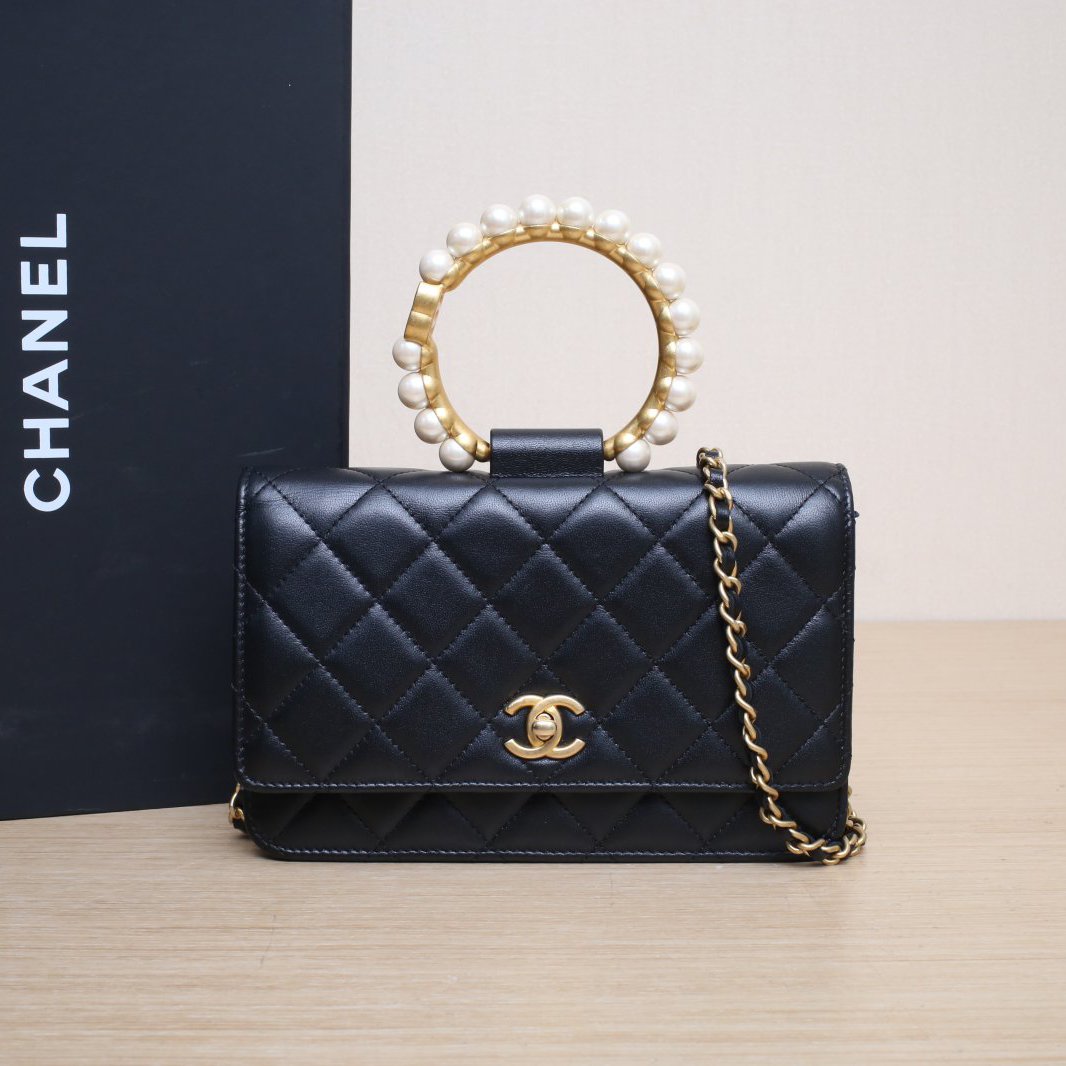 95新 Chanel/香奈儿 【攀攀双双】21A WOC 芯片开 珍珠圆环手柄