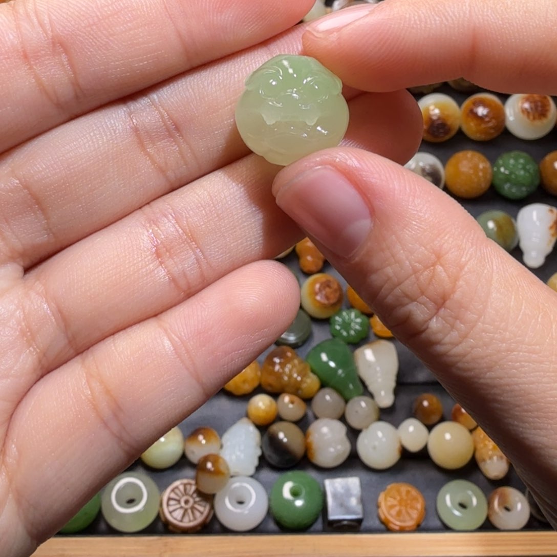 和田玉配饰未镶嵌执**心