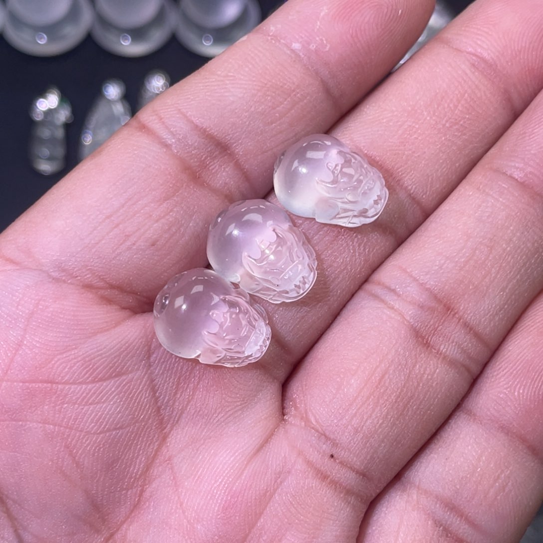 石英质玉未镶嵌颈饰
