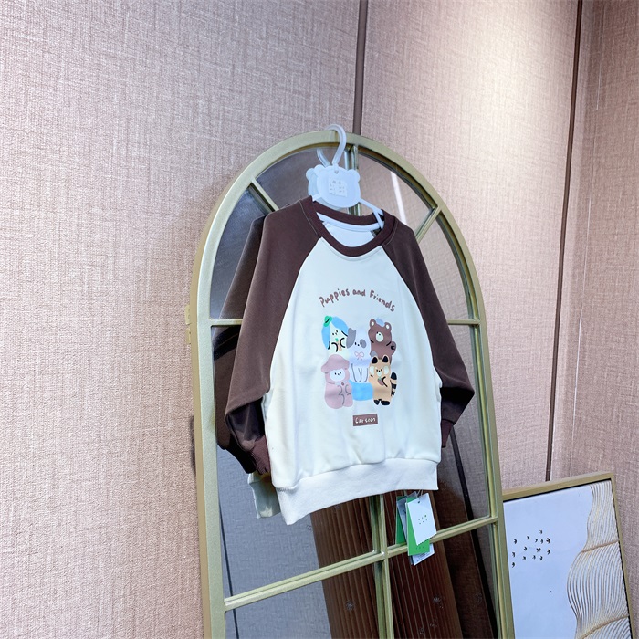 AE131   宝宝咖色拼接T恤