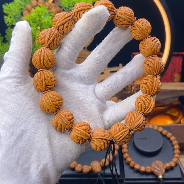 桃核吊坠野生桃核刺龙