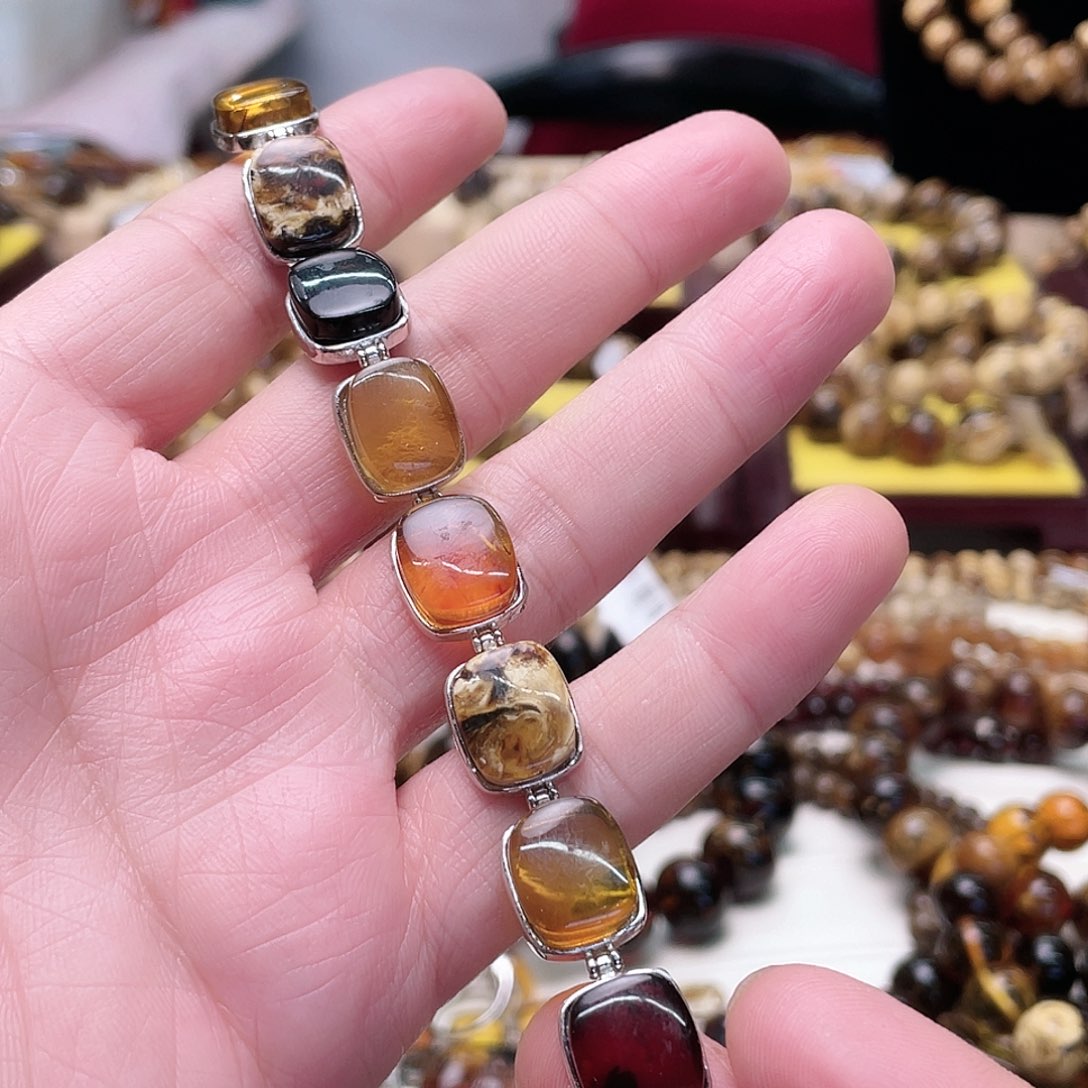 琥珀裸石未镶嵌大