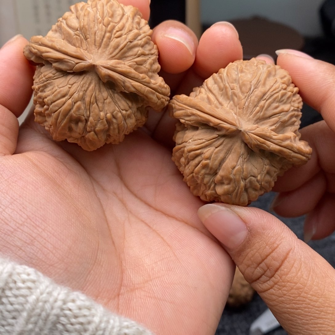 文玩核桃把件45白狮子