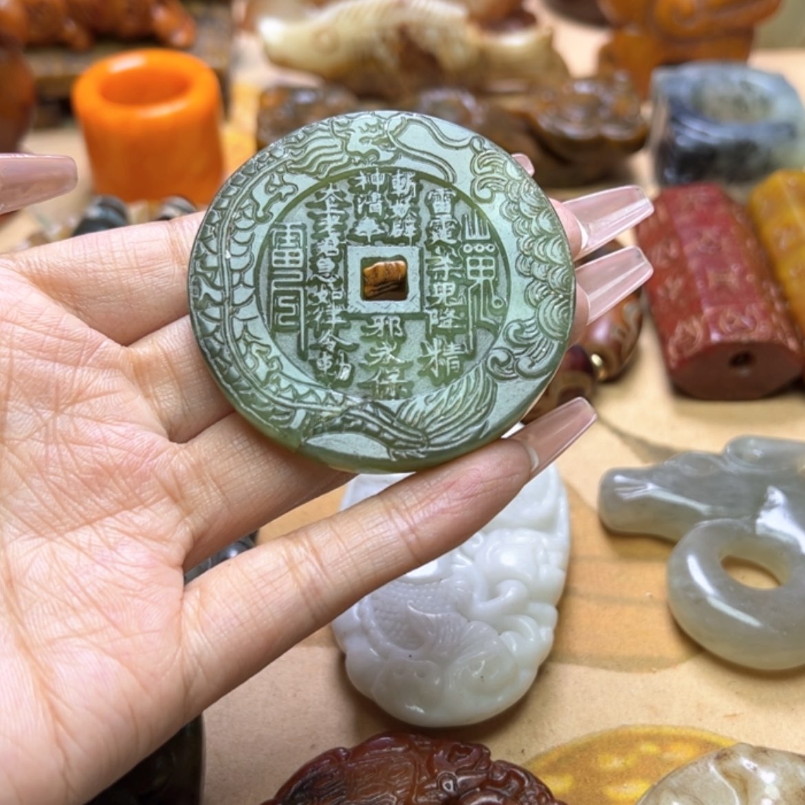 【闪购商品】蛇纹石玉颈饰未镶嵌