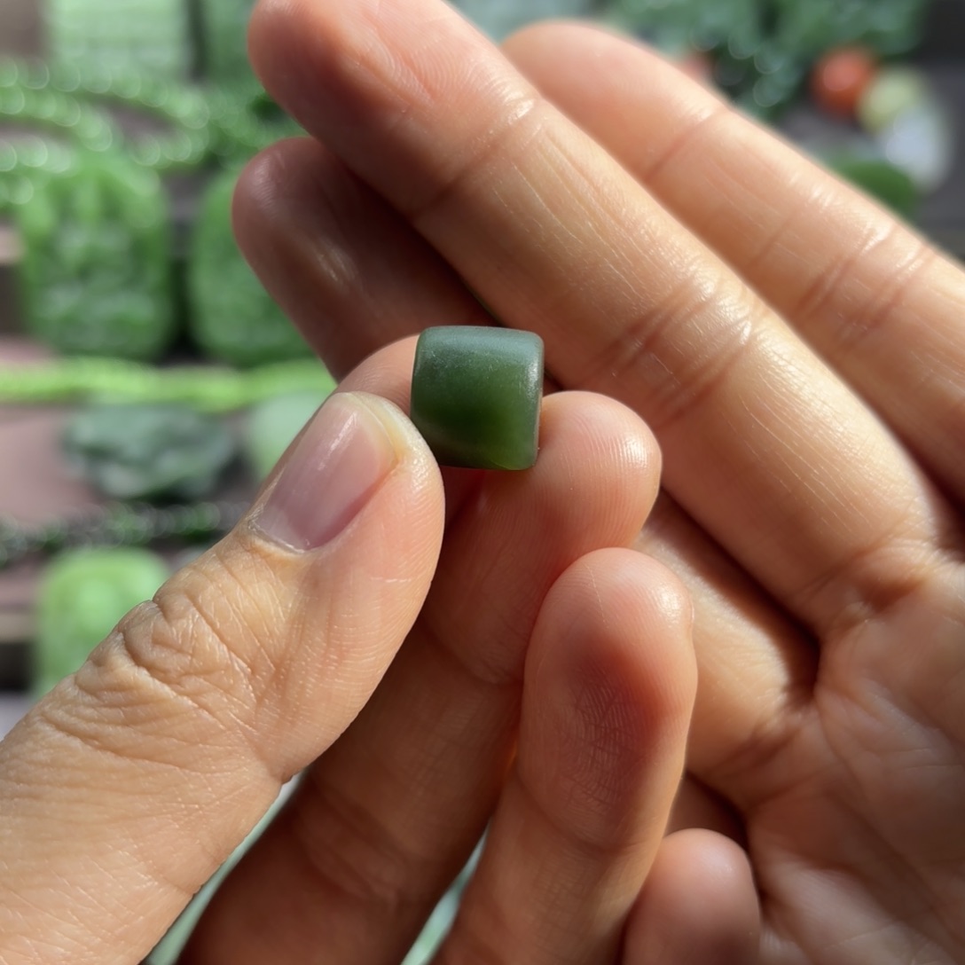 和田玉颈饰未镶嵌定制