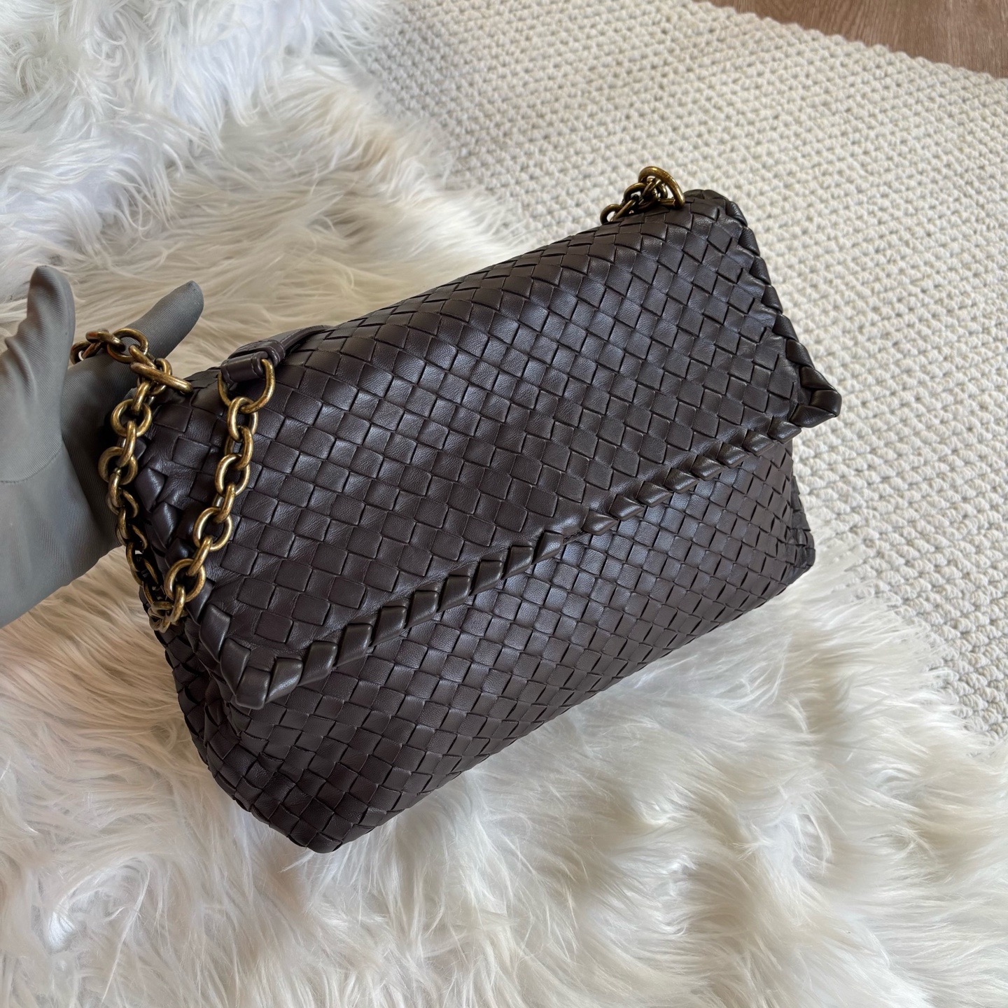 99新 BOTTEGA VENETA/葆蝶家 编织奥林匹亚巧克力色链条包单肩包