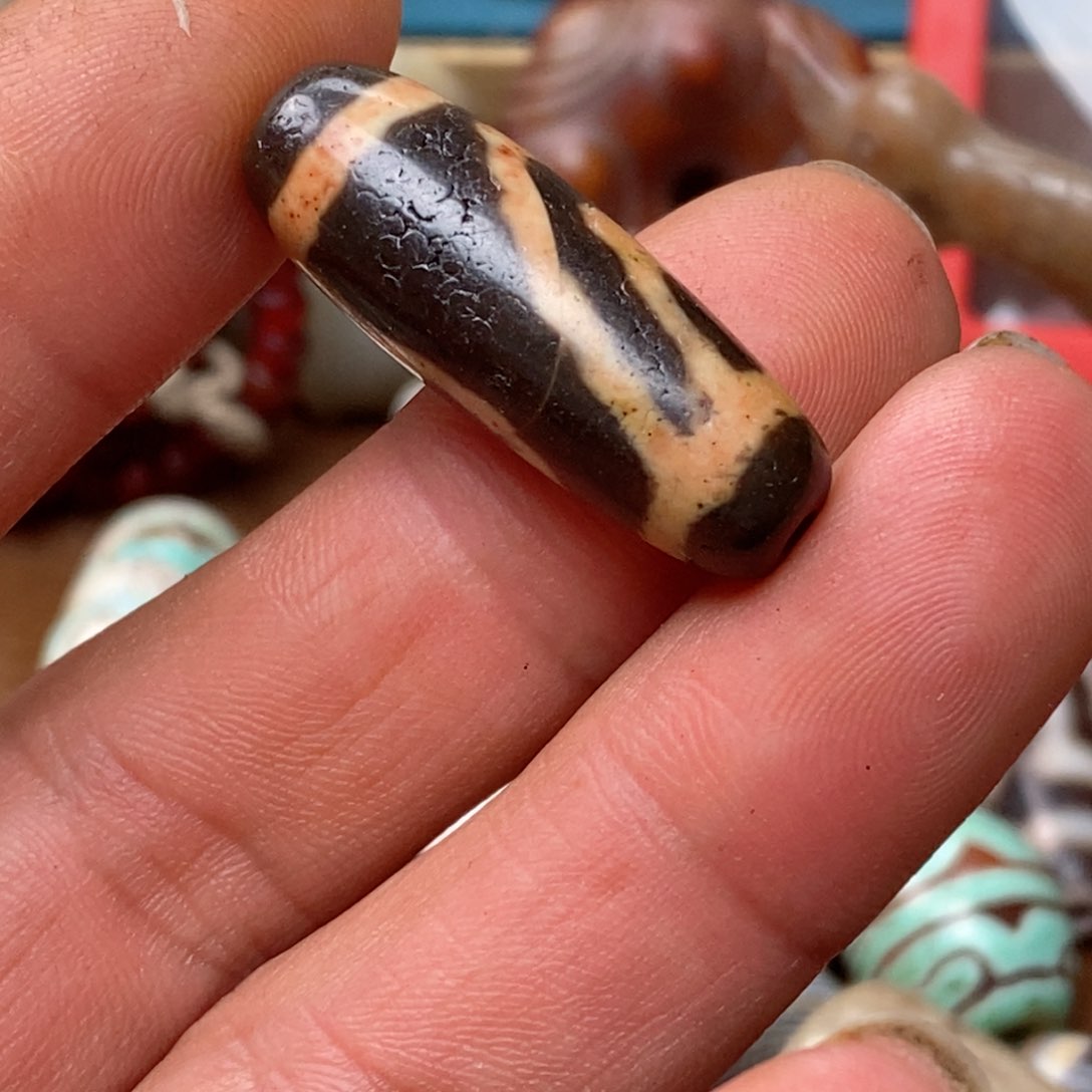 DIY琉璃山***风珠子的颜色是蓝色和白色