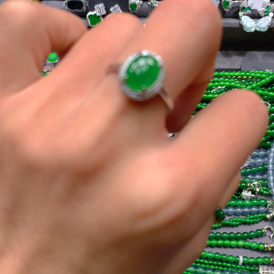 翡翠手串未镶嵌天然翡翠