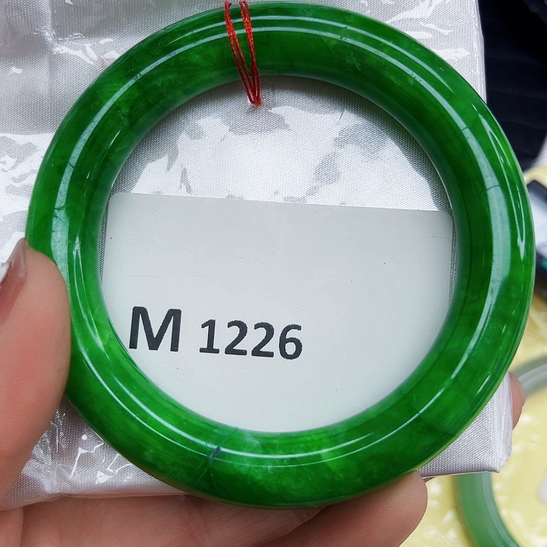 翡翠手镯未镶嵌壹****）手镯