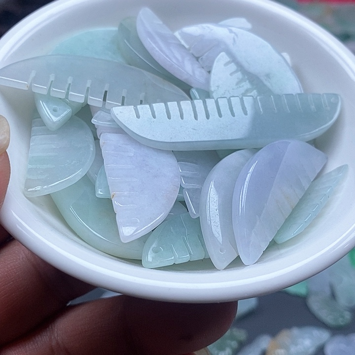 吊坠(不含链)未镶嵌翡翠一个20