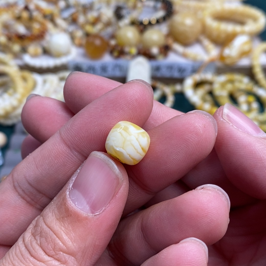 琥珀裸石未镶嵌虎皮纹老型12+
