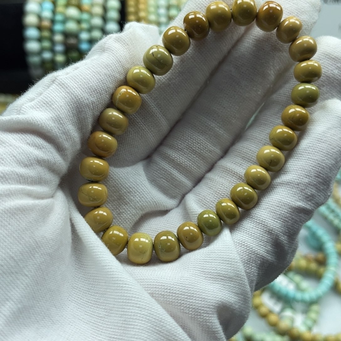 乐***游绿松石未镶嵌珠宝奇石