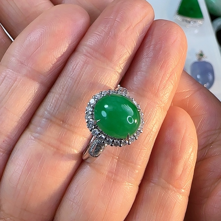 翡翠戒指18K金镶嵌戒指