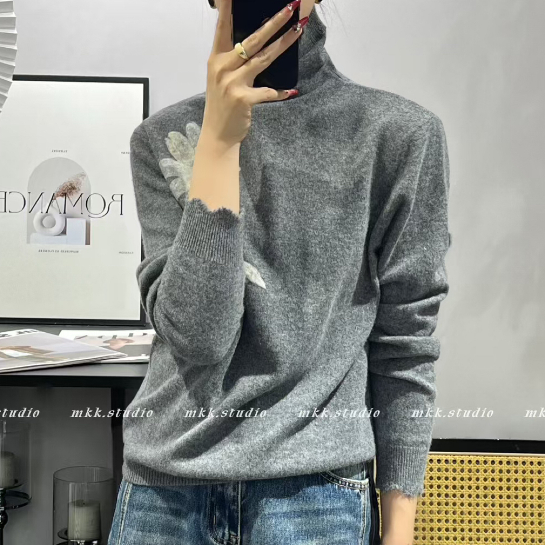 Kin.轻奢服饰新款欧货流苏高领胸前扎花工艺打底山羊绒