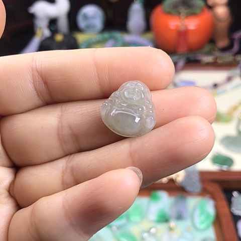 翡翠颈饰未镶嵌小佛