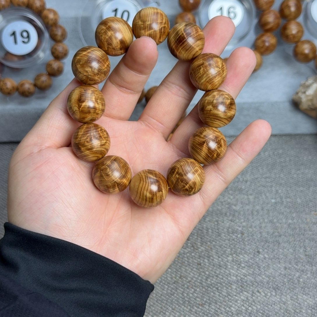 2.0 微瑕黑金龙胆闪电