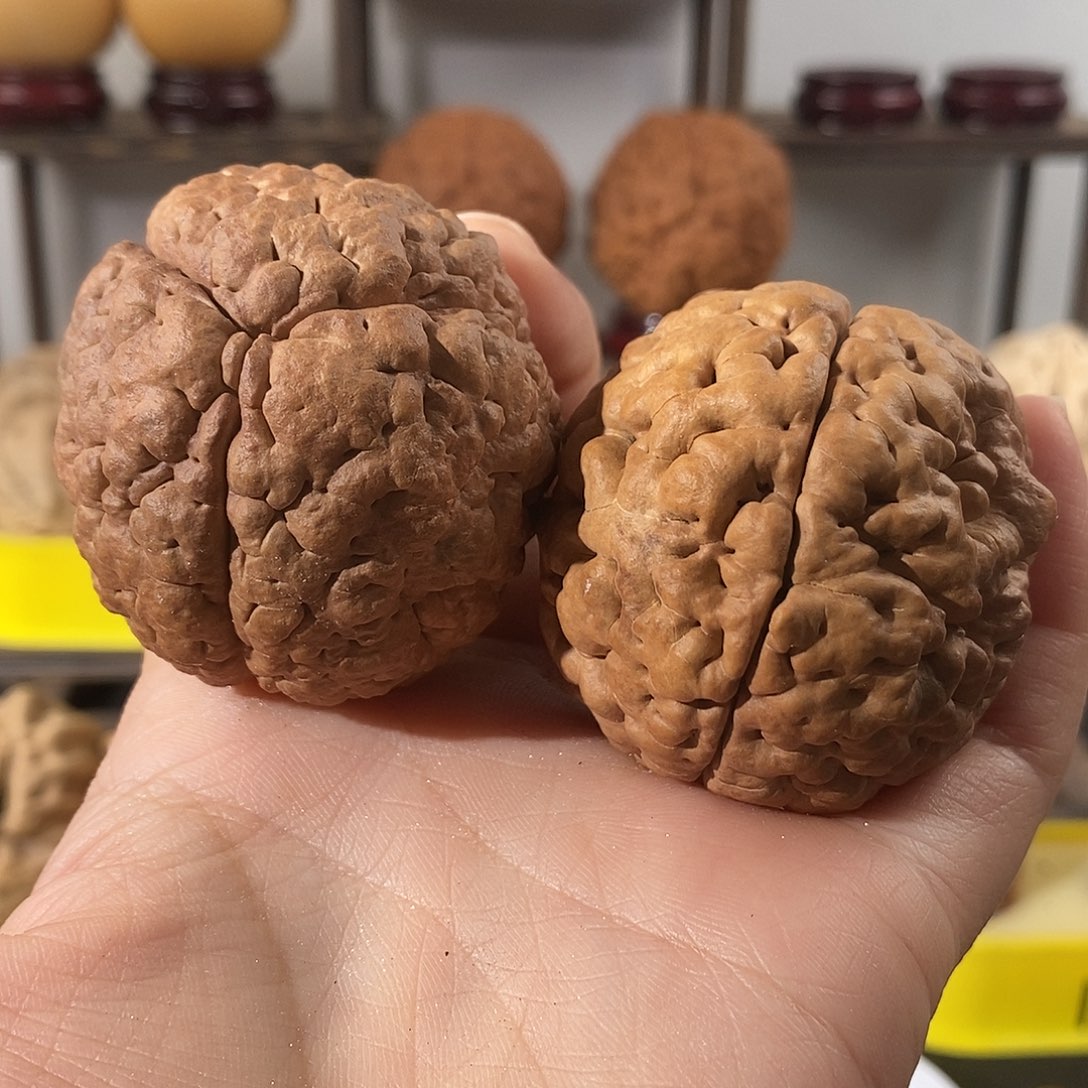 吊坠文玩核桃?****天二三瓣金刚练手不退不换不接受中差评