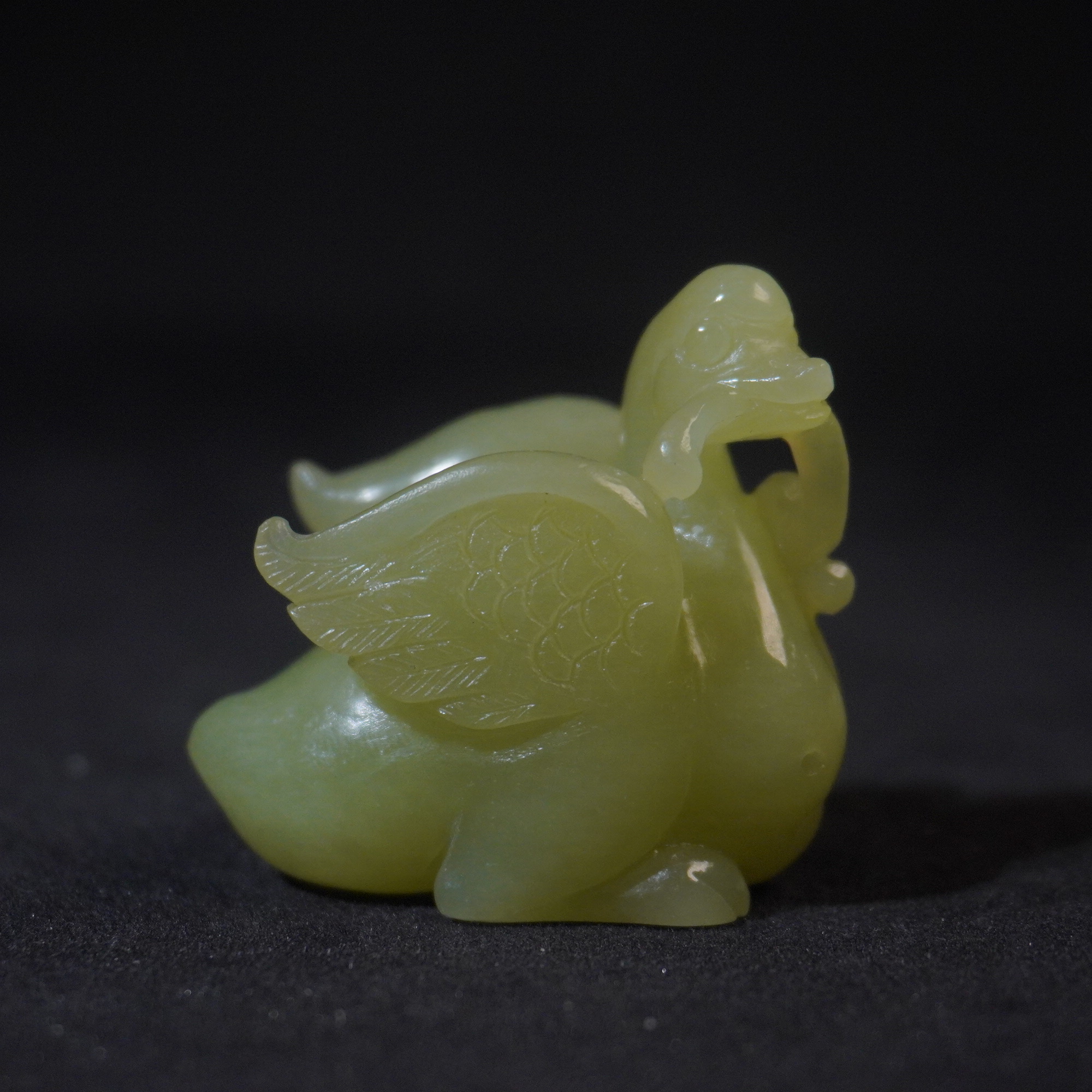 NA18 清 和田玉鹅衔灵芝摆件