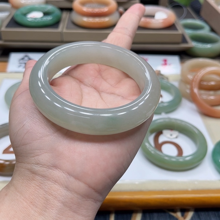 石英质玉未镶嵌手镯南*芽