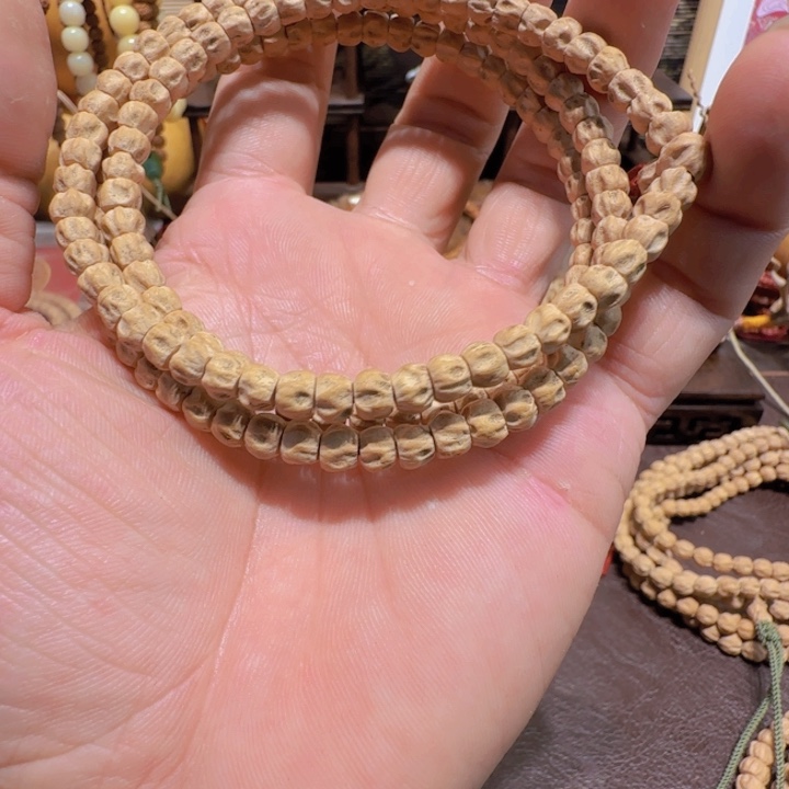 沈***.吊坠柏香籽/百香籽