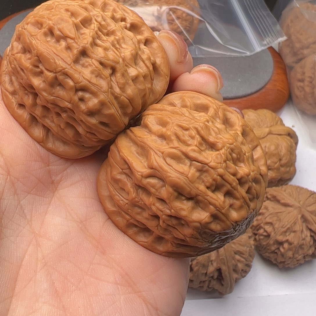 文玩核桃吊坠站**蹬铁锤