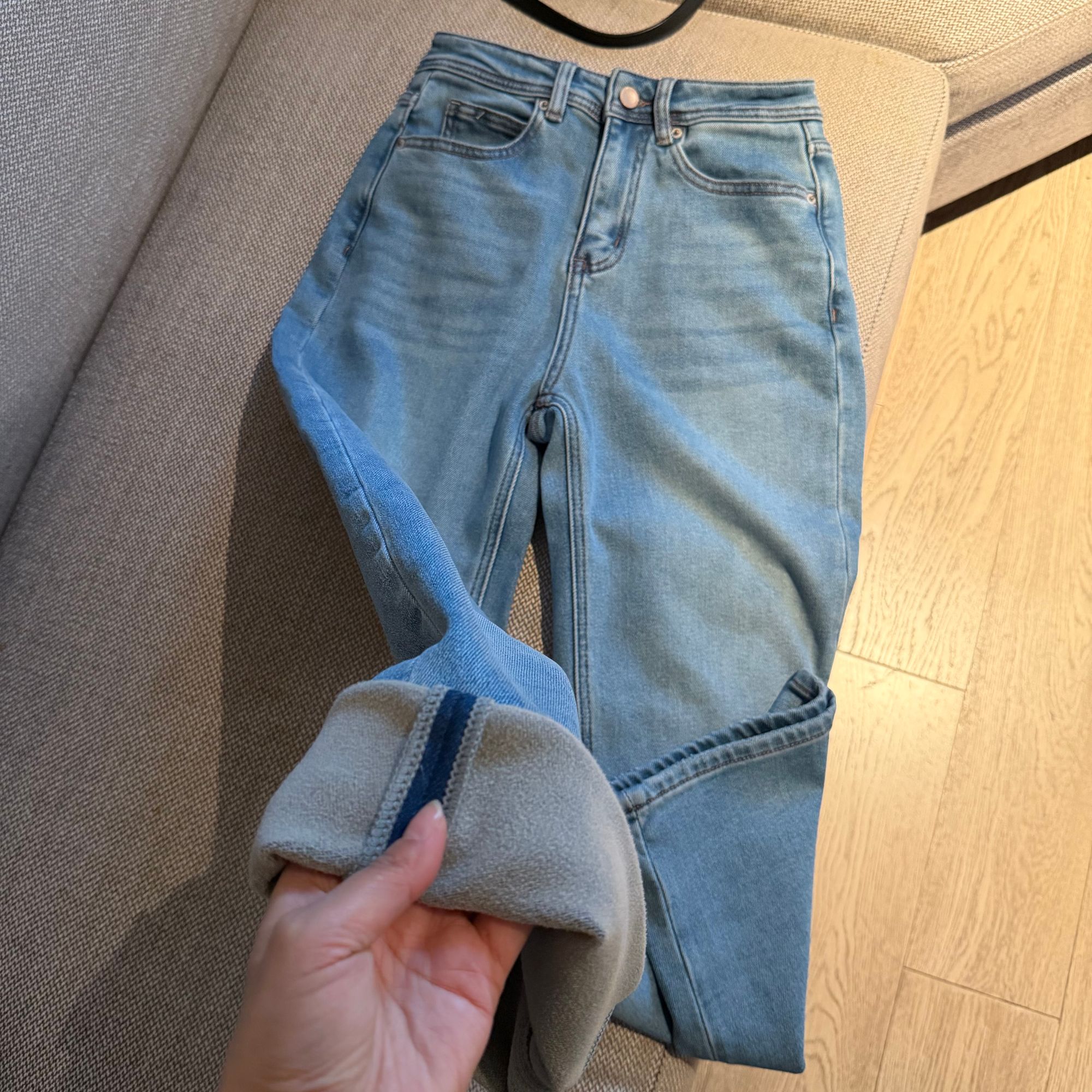 阿黎精选-------秋冬精致小直筒植绒牛仔裤