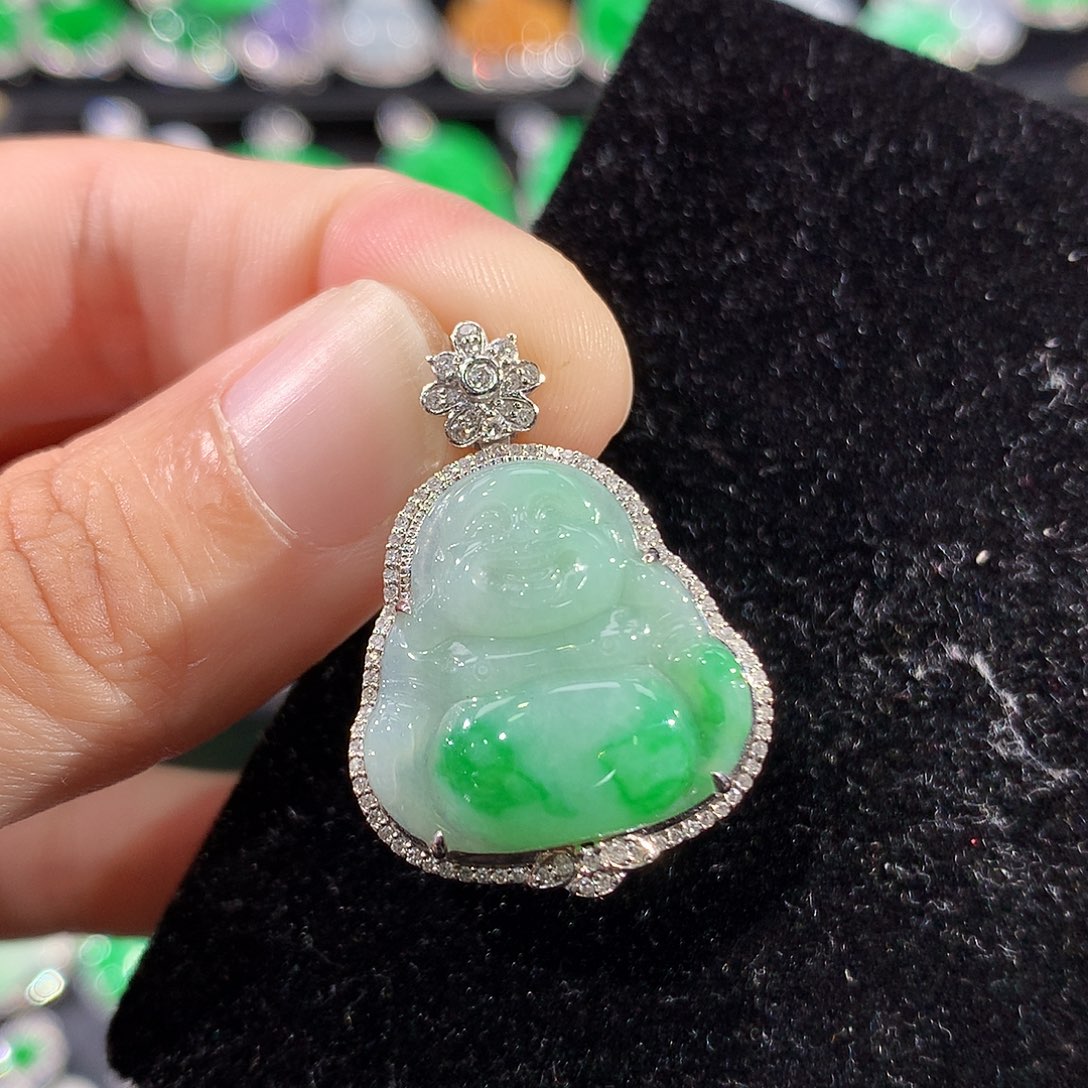 翡翠18K金镶嵌颈饰