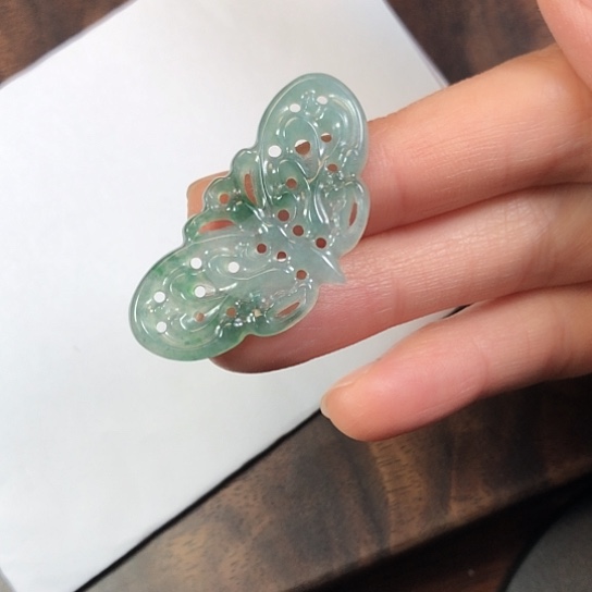 翡翠未镶嵌颈饰缅甸A货，每天下午1点半开播