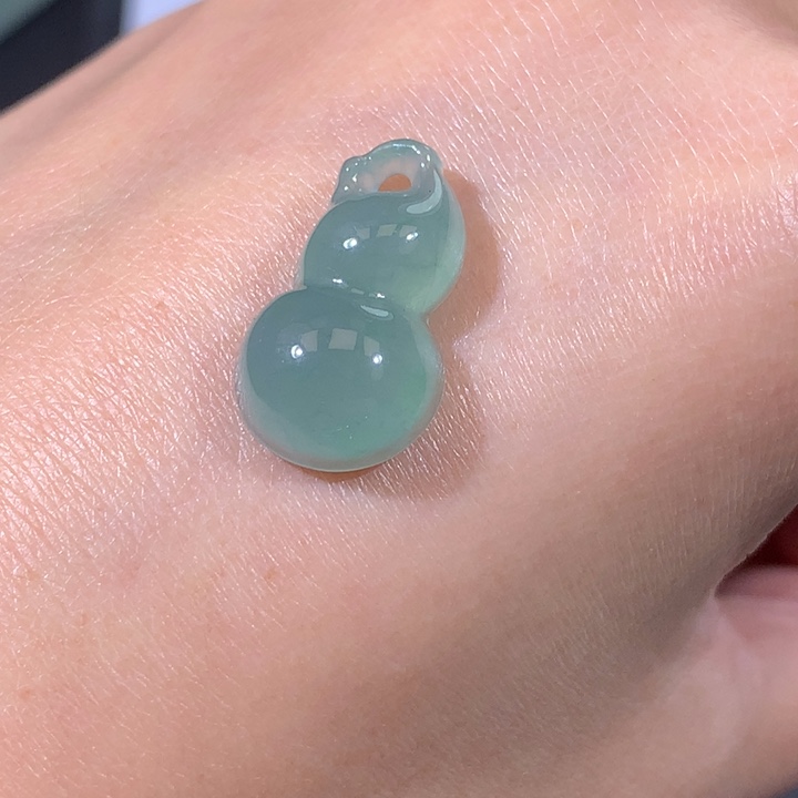 翡翠颈饰未镶嵌葫芦